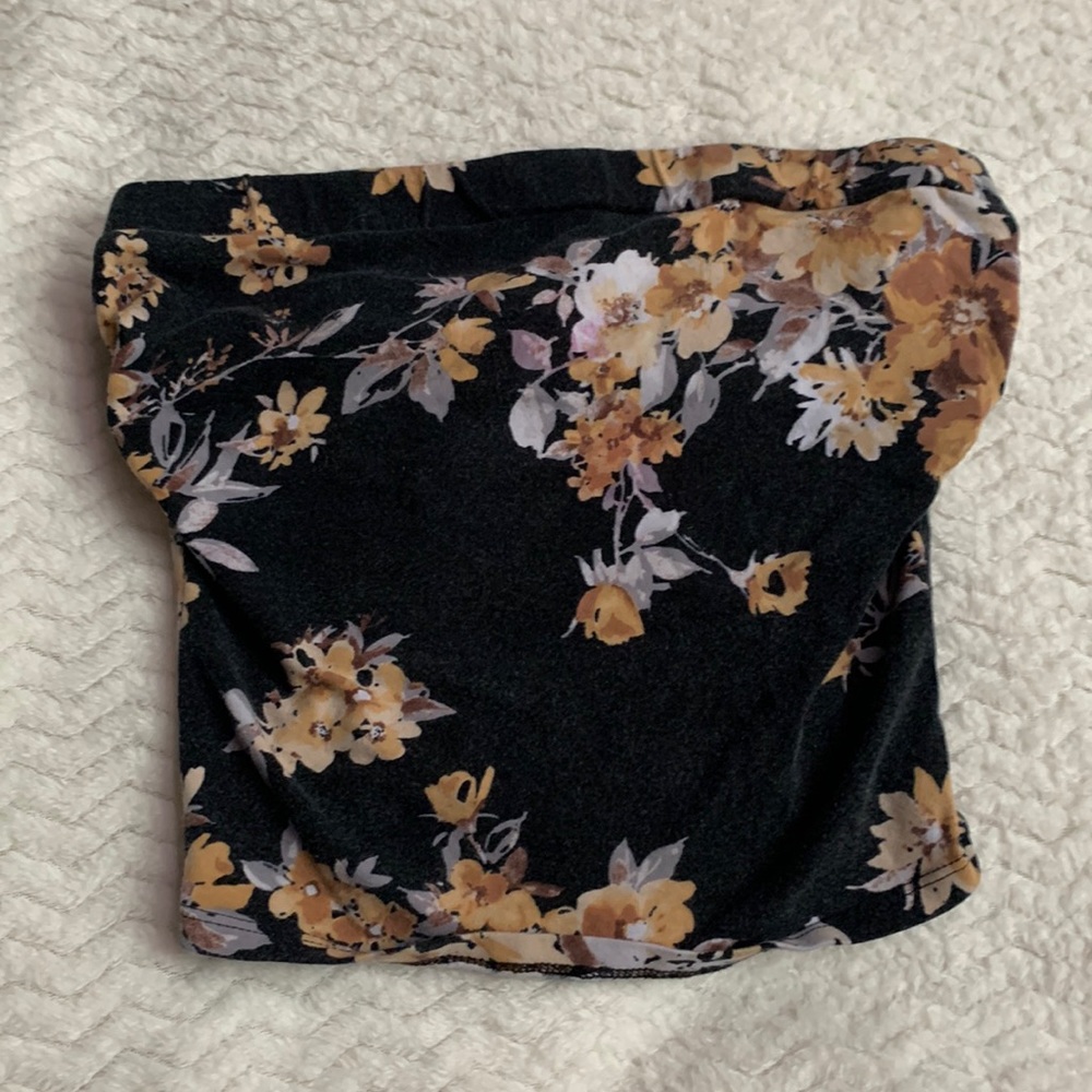 Black Ambiance Apparel Los Angeles Floral Crop Top